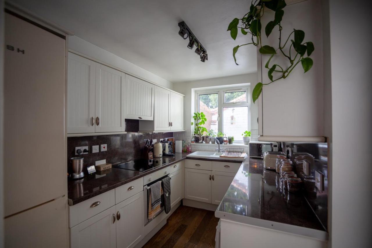 Hereford City - St Owens Terrace - Comfortable & Spacious Well Presented Three Storey House, Perfect For A Weekend Away & Exploring The City On Foot - Hosted By Rentmyhouse Exterior foto